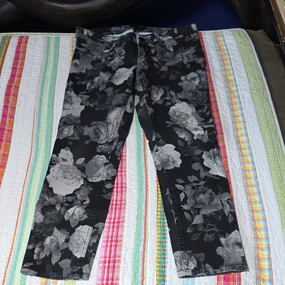 7 For All Mankind Black and Gray Floral Skinny Jeans